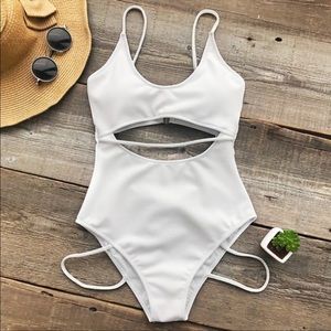 White cut out Cupsbe bikini